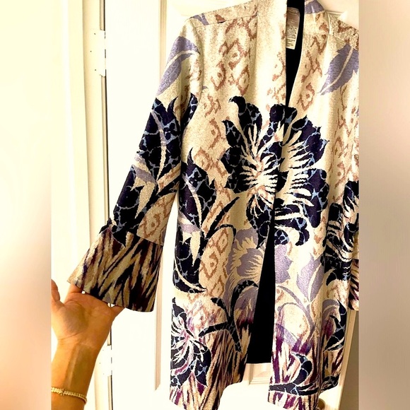 Chico’s Women Mid length open duster with a gorgeous floral print in size 2 NWOT - Picture 1 of 7